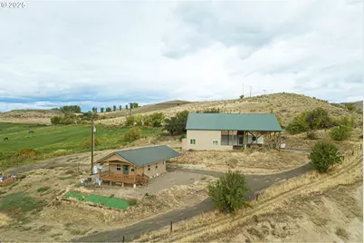 37102 Woods Ln, Richland, OR 97870 - Photo 2