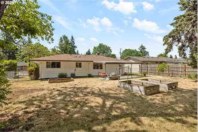 12601 SE Mill St, Portland, OR 97233 - Photo 36