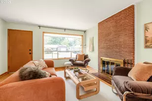 12601 SE Mill St, Portland, OR 97233 - Photo 6