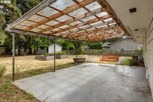 12601 SE Mill St, Portland, OR 97233 - Photo 32