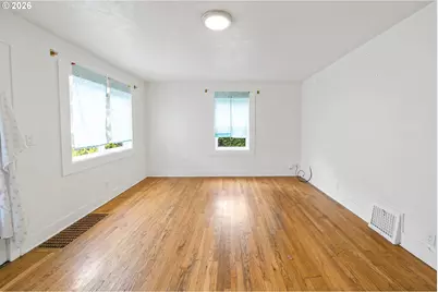 2514 NE 102nd Ave, Portland, OR 97220 - Photo 4