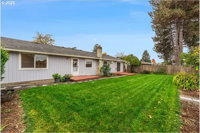 2049 SE Gerhard Dr, Hillsboro, OR 97123 - Photo 26