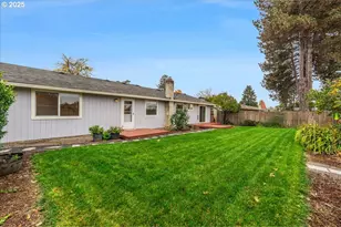 2049 SE Gerhard Dr, Hillsboro, OR 97123 - Photo 26