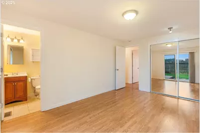 2049 SE Gerhard Dr, Hillsboro, OR 97123 - Photo 18