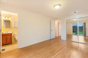 2049 SE Gerhard Dr, Hillsboro, OR 97123 - Photo 18