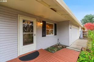 2049 SE Gerhard Dr, Hillsboro, OR 97123 - Photo 2