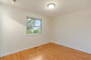 2049 SE Gerhard Dr, Hillsboro, OR 97123 - Photo 16