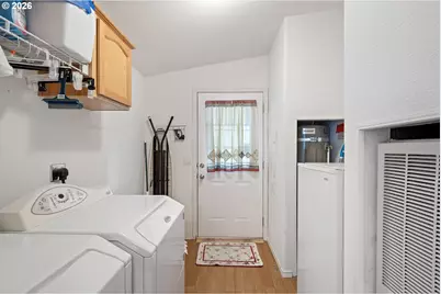 2512 Maia Loop, Springfield, OR 97477 - Photo 28