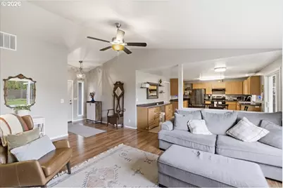 2963 S 7th Pl, Lebanon, OR 97355 - Photo 10