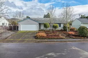 2963 S 7th Pl, Lebanon, OR 97355 - Photo 2