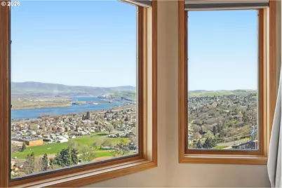 915 E 18th St, The Dalles, OR 97058 - Photo 32