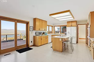 915 E 18th St, The Dalles, OR 97058 - Photo 22