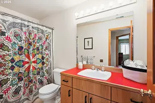 915 E 18th St, The Dalles, OR 97058 - Photo 44