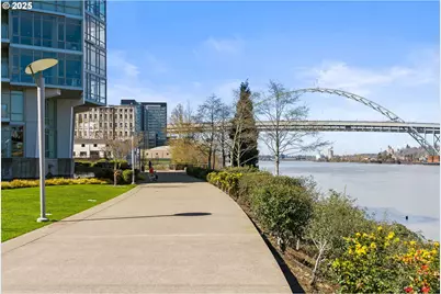 1310 NW Naito Pkwy #105, Portland, OR 97209 - Photo 40