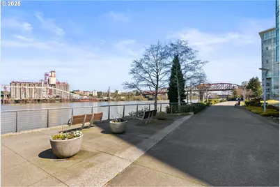1310 NW Naito Pkwy #105, Portland, OR 97209 - Photo 44