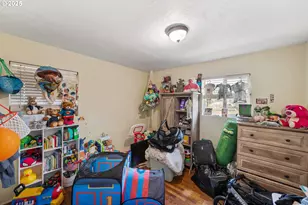760 O'Connell St, North Bend, OR 97459 - Photo 16