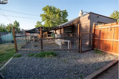 660 W Orchard Ave, Hermiston, OR 97838 - Photo 18