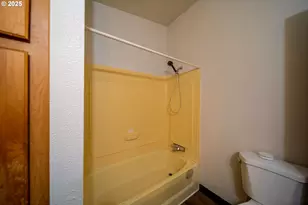 1413 Hawthorne Ave, Reedsport, OR 97467 - Photo 12