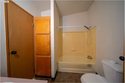 1413 Hawthorne Ave, Reedsport, OR 97467 - Photo 14