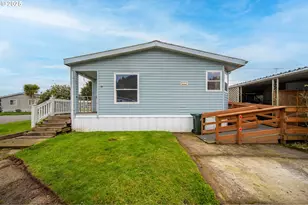 1413 Hawthorne Ave, Reedsport, OR 97467 - Photo 4