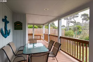4567 Foulweather St, Florence, OR 97439 - Photo 4
