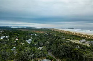 4567 Foulweather St, Florence, OR 97439 - Photo 34