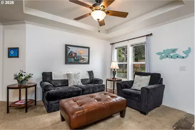 4567 Foulweather St, Florence, OR 97439 - Photo 8