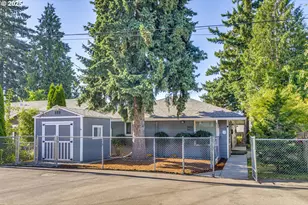 9016 9022 SE Ankeny St, Portland, OR 97216 - Photo 2