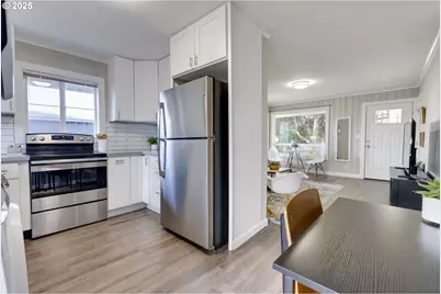 9016 9022 SE Ankeny St, Portland, OR 97216 - Photo 12