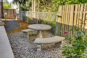 9016 9022 SE Ankeny St, Portland, OR 97216 - Photo 34