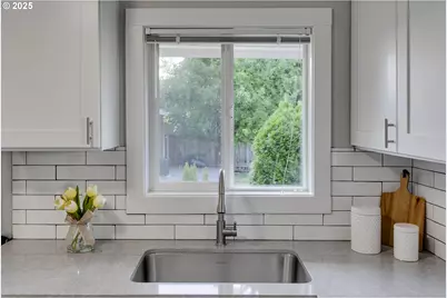 9016 9022 SE Ankeny St, Portland, OR 97216 - Photo 16