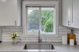 9016 9022 SE Ankeny St, Portland, OR 97216 - Photo 16