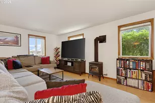 921 Eugene St, Hood River, OR 97031 - Photo 22