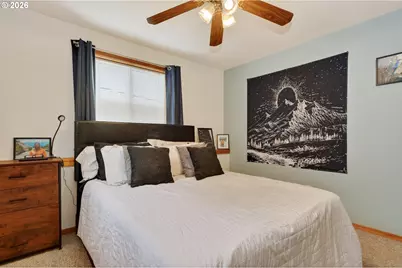 921 Eugene St, Hood River, OR 97031 - Photo 18