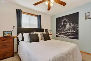 921 Eugene St, Hood River, OR 97031 - Photo 18