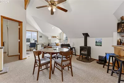 921 Eugene St, Hood River, OR 97031 - Photo 8