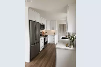 270 E 31st Ave, Eugene, OR 97405 - Photo 2