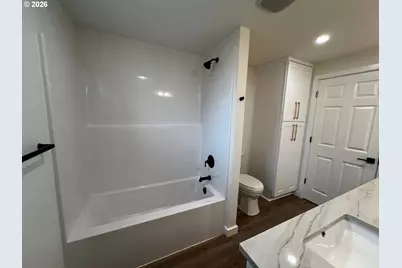 270 E 31st Ave, Eugene, OR 97405 - Photo 8