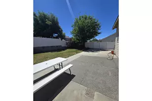 1166 E Main St, Hermiston, OR 97838 - Photo 10