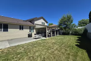 1166 E Main St, Hermiston, OR 97838 - Photo 8