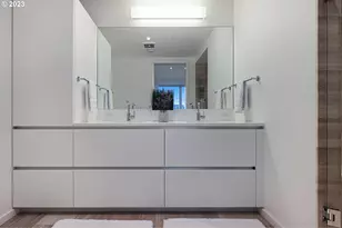 1075 NW Northrup St NW, Portland, OR 97209 - Photo 10