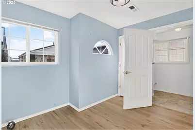 1915 N Jantzen Ave, Portland, OR 97217 - Photo 12