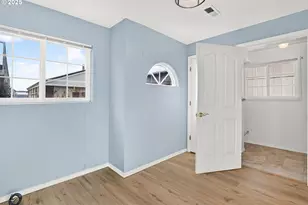1915 N Jantzen Ave, Portland, OR 97217 - Photo 12