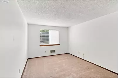 11872 SE Morrison St, Portland, OR 97216 - Photo 14