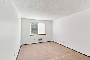 11872 SE Morrison St, Portland, OR 97216 - Photo 14