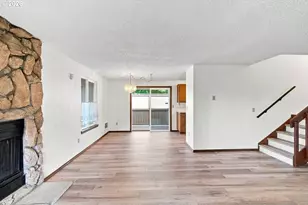 11872 SE Morrison St, Portland, OR 97216 - Photo 6