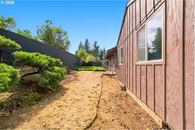 11872 SE Morrison St, Portland, OR 97216 - Photo 24