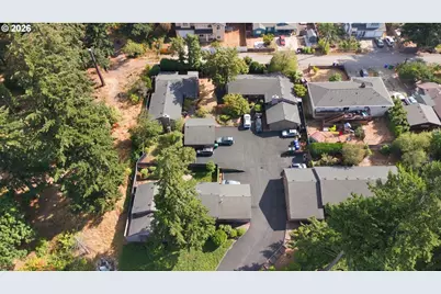 11872 SE Morrison St, Portland, OR 97216 - Photo 28