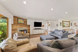 1060 S Park St, Carlton, OR 97111 - Photo 6