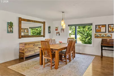 1060 S Park St, Carlton, OR 97111 - Photo 8
